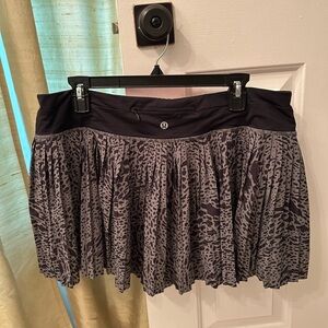 Lululemon Athletica Black and Gray Pleated Skirt